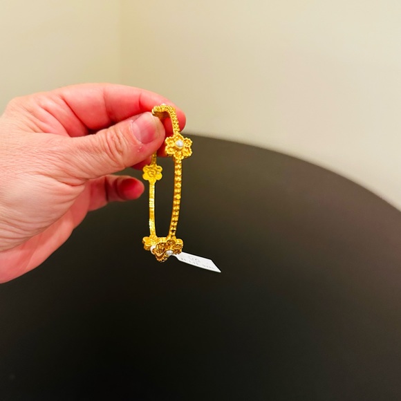 Authentic Luxury Minimalist Julie Vos Flower Pearl Station Bangle/Bracelet - Picture 10 of 17